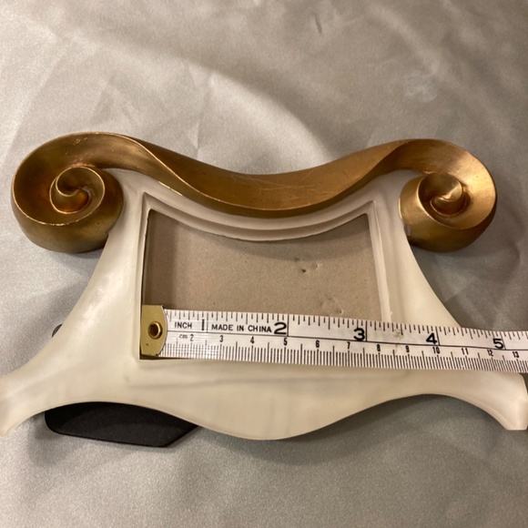 Picture Photo Frame 2”x3” Metallic Gold Tone and Opaque White Plastic With Glass - Picture 4 of 7